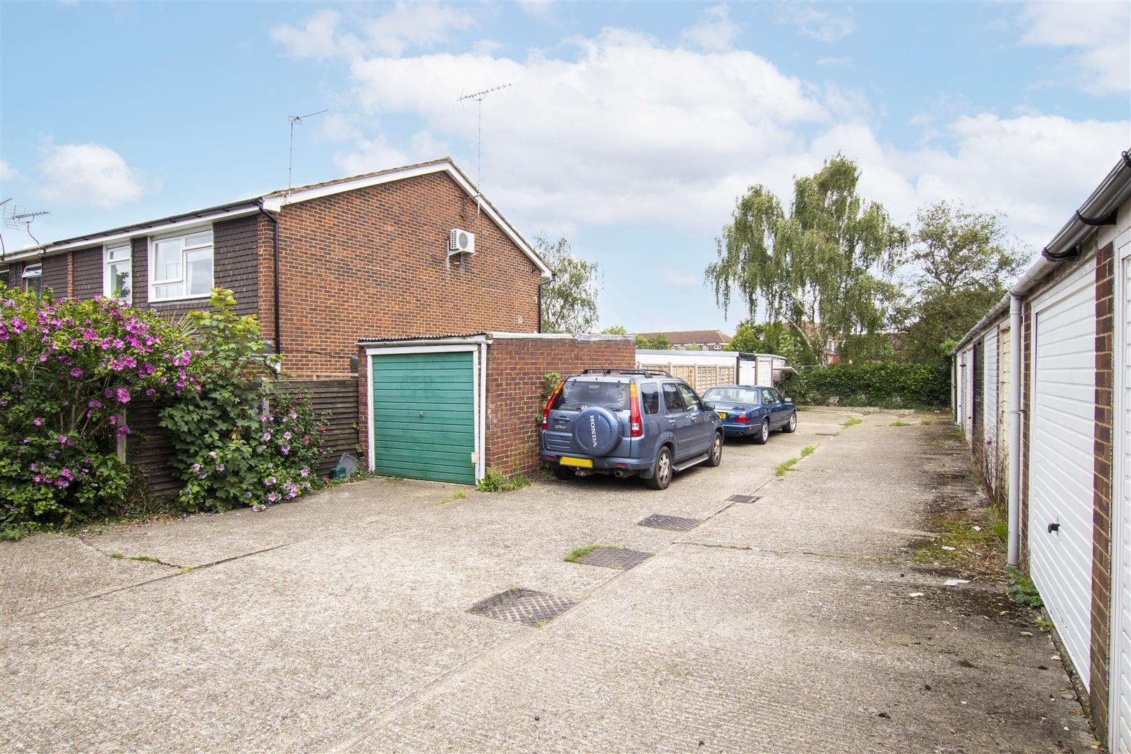 Davison Drive, Cheshunt, Waltham Cross Lanes Estate Agents